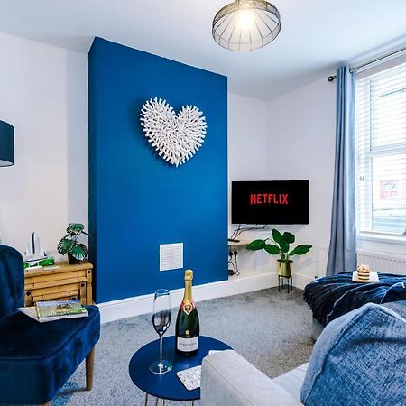 Spacious 2-Bed City-Centre Cottage In Chester By 53 Degrees Property - Ideal For Groups & Couples - Sleeps 6 Exteriör bild