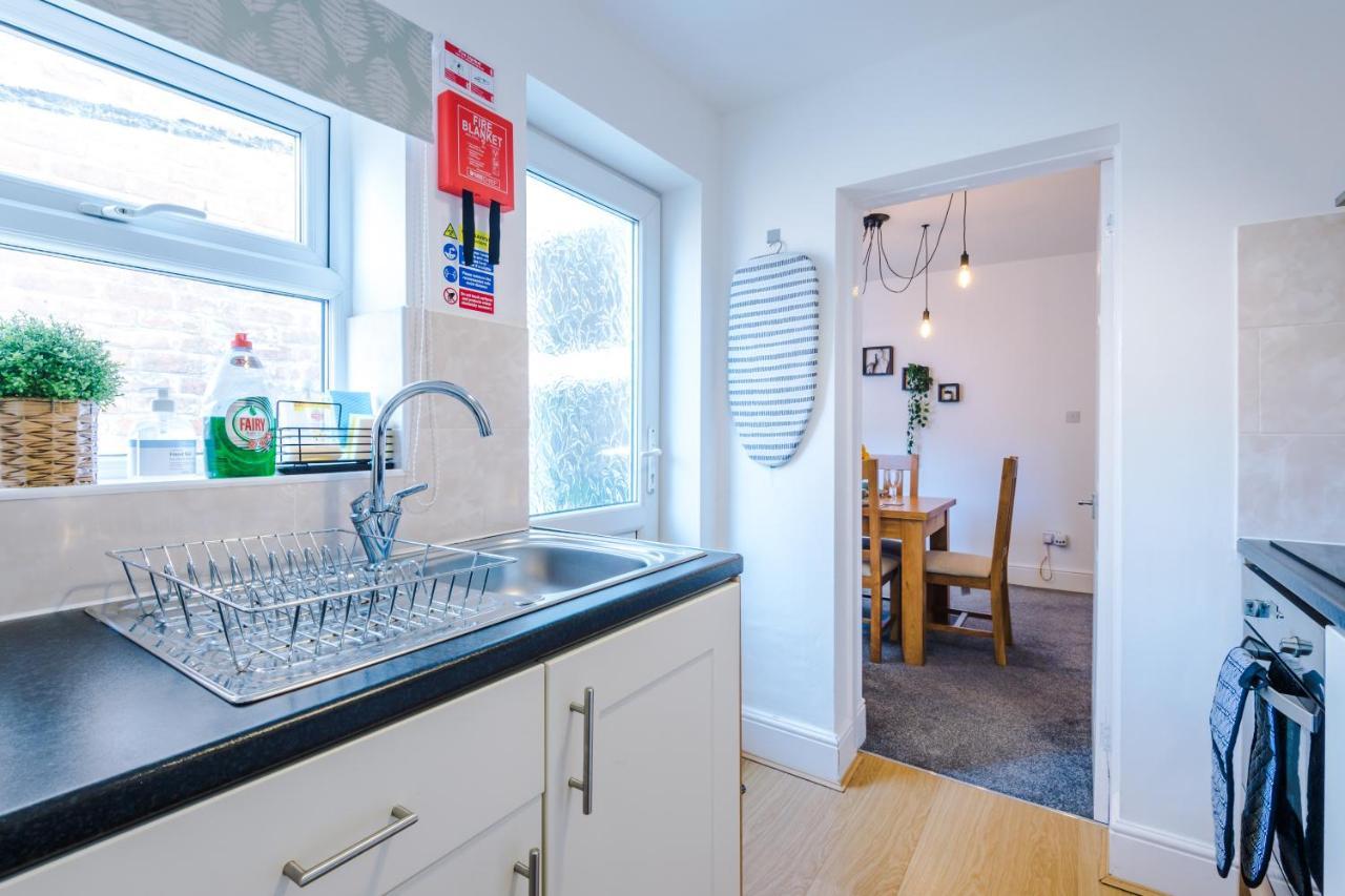 Spacious 2-Bed City-Centre Cottage In Chester By 53 Degrees Property - Ideal For Groups & Couples - Sleeps 6 Exteriör bild