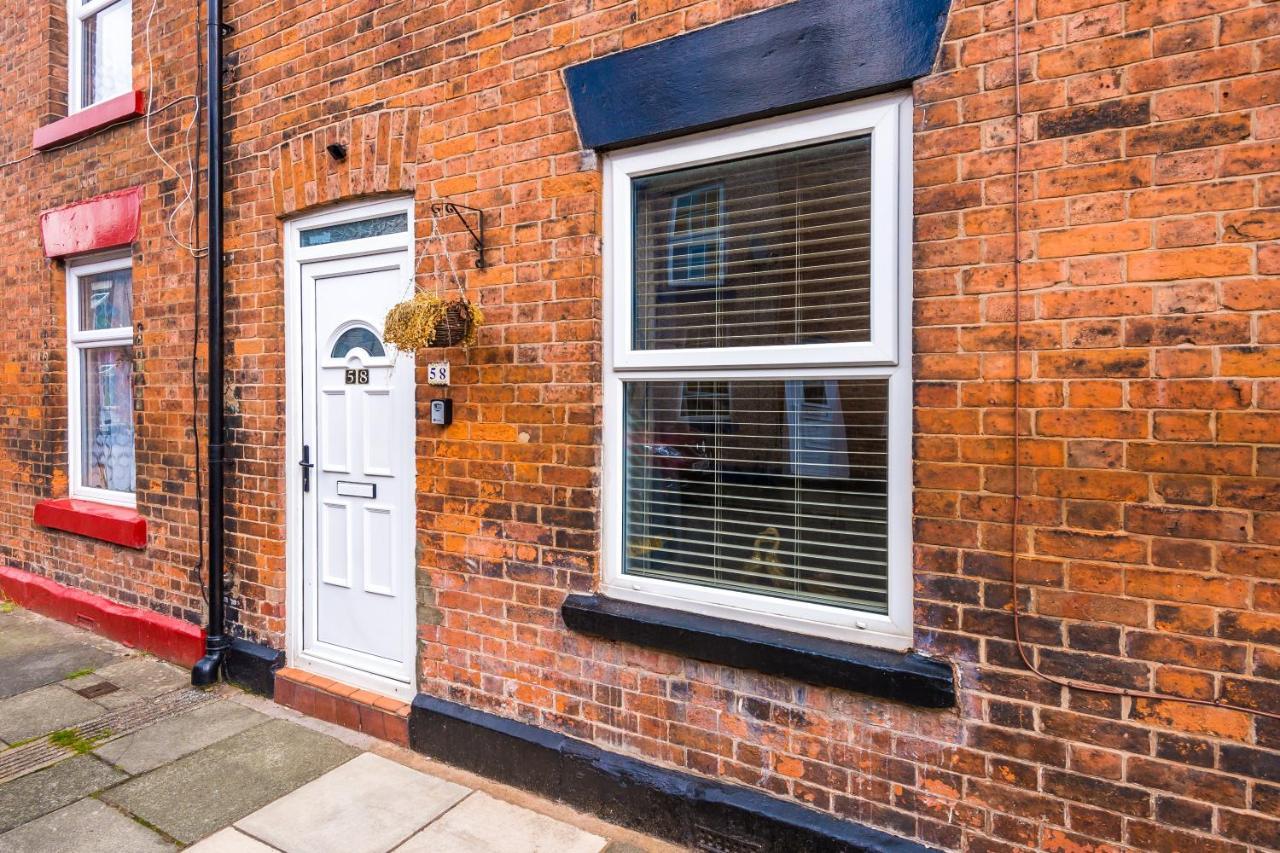Spacious 2-Bed City-Centre Cottage In Chester By 53 Degrees Property - Ideal For Groups & Couples - Sleeps 6 Exteriör bild