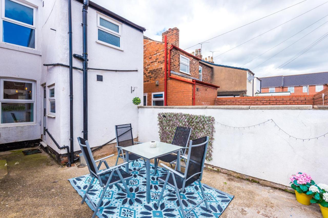 Spacious 2-Bed City-Centre Cottage In Chester By 53 Degrees Property - Ideal For Groups & Couples - Sleeps 6 Exteriör bild