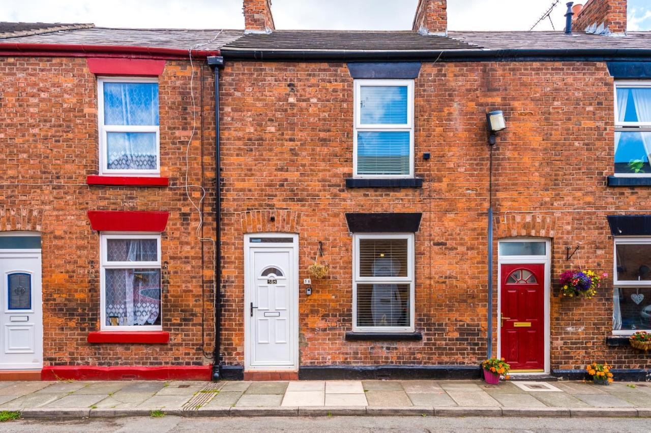 Spacious 2-Bed City-Centre Cottage In Chester By 53 Degrees Property - Ideal For Groups & Couples - Sleeps 6 Exteriör bild