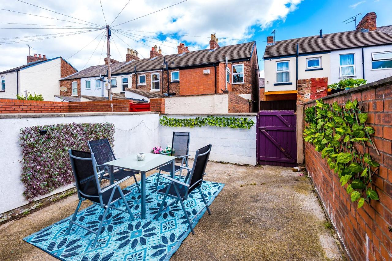 Spacious 2-Bed City-Centre Cottage In Chester By 53 Degrees Property - Ideal For Groups & Couples - Sleeps 6 Exteriör bild